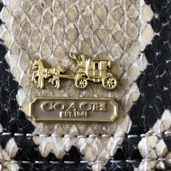 BRAND NEW! NEVER BEEN USED! Coach Reserve Wallet - Picture 13 of 13